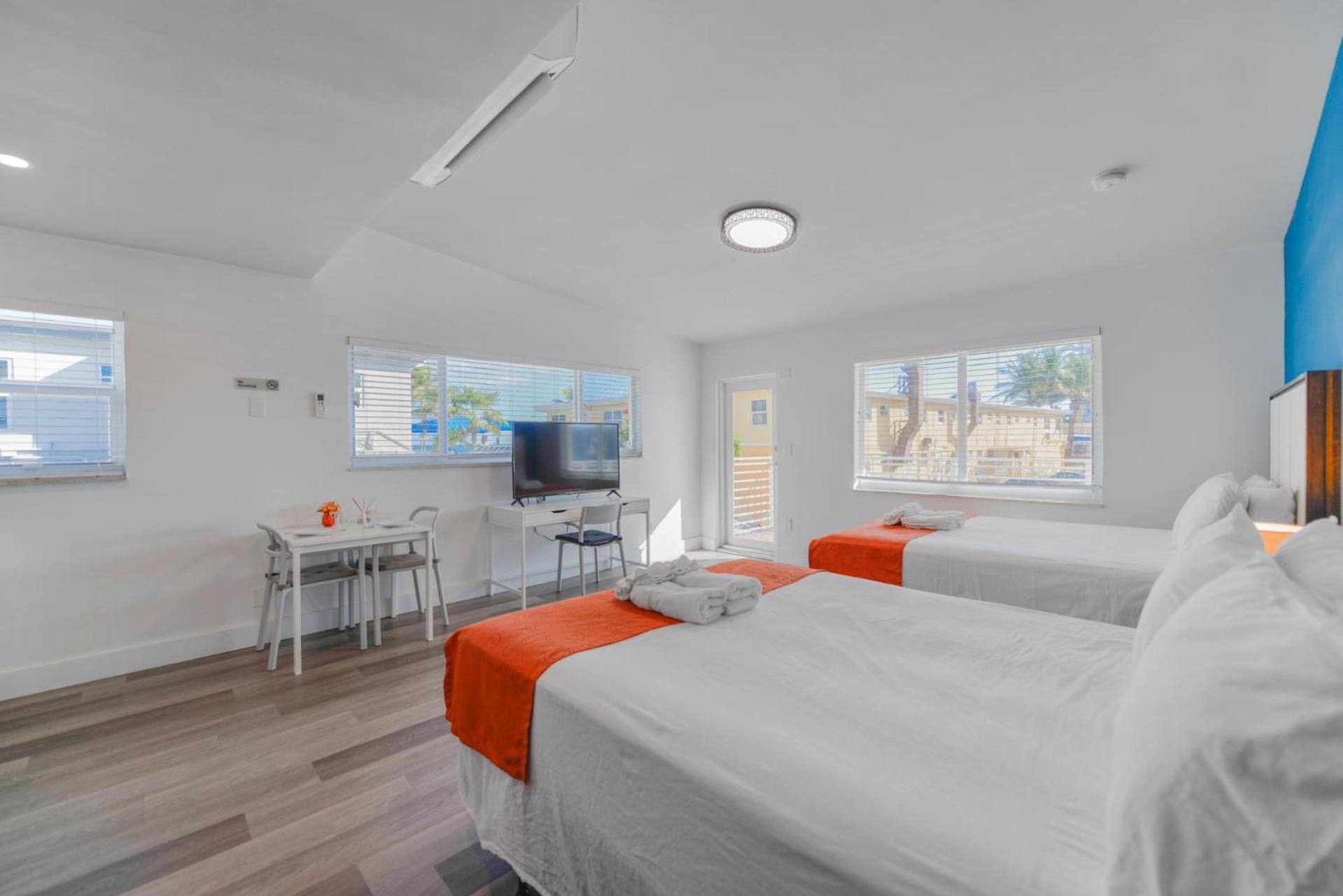 Spacious Studio With Balcony And Parking At The Beach -M46 할리우드 외부 사진